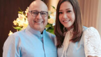 Memasuki usia 50 tahun, Maia Estianty mendapat kejutan pesan romantis dari Irwan Mussry Memasuki Usia 50 Tahun, Maia Estianty Mendapat Kejutan Pesan Romantis Dari Irwan Mussry