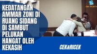 Momen hangat Ammar Zoni bersama kekasih di ruang sidang Momen Hangat Ammar Zoni Bersama Kekasih Di Ruang Sidang