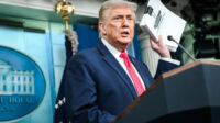Donald Trump kecam Grammy Awards 2026 dan ancam gugat Trevor Noah Donald Trump Kecam Grammy Awards 2026 Dan Ancam Gugat Trevor Noah