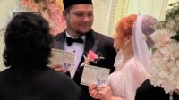 Virgoun resmi menikahi Lindi Fitriyana di tanggal cantik dengan mahar logam mulia bernuansa angka unik Virgoun Resmi Menikahi Lindi Fitriyana Di Tanggal Cantik Dengan Mahar Logam Mulia Bernuansa Angka Unik