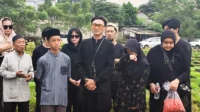 Anji Ungkap Ibunda Wafat Mendadak Saat Ia Sedang Rekaman, Syukuri Bisa Temani di Saat Terakhir Anji Ungkap Ibunda Wafat Mendadak Saat Ia Sedang Rekaman, Syukuri Bisa Temani Di Saat Terakhir
