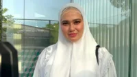 Catherine Wilson Berangkat Umrah, Berdoa Minta Jodoh Terbaik di Tanah Suci Catherine Wilson Berangkat Umrah, Berdoa Minta Jodoh Terbaik Di Tanah Suci