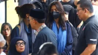Raisa Ungkap Kekaguman atas Besarnya Cinta Sheila Dara untuk Vidi Aldiano Raisa Ungkap Kekaguman Atas Besarnya Cinta Sheila Dara Untuk Vidi Aldiano