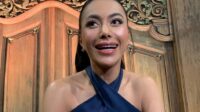 Dari Syok ke Senyum, Denada Kini Bangga Sebut Diri Sendiri Nenek Zumba Dari Syok Ke Senyum, Denada Kini Bangga Sebut Diri Sendiri Nenek Zumba