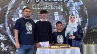 Nabil Lunggana Rayakan Sweet 17 di Jakarta Utara, Ungkap Cita-cita Jadi Pengacara Ikuti Jejak Ibunda Nabil Lunggana Rayakan Sweet 17 Di Jakarta Utara, Ungkap Cita Cita Jadi Pengacara Ikuti Jejak Ibunda