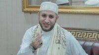Syekh Ahmad Al Misry Klarifikasi Tudingan Pelecehan Santri Lewat Video Instagram, Serahkan Bukti ke Kuasa Hukum Syekh Ahmad Al Misry Klarifikasi Tudingan Pelecehan Santri Lewat Video Instagram, Serahkan Bukti Ke Kuasa Hukum