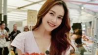 Ayu Ting Ting Buka Hati, Sosok Pria Misterius Malah Jadi Sorotan Ayu Ting Ting Buka Hati, Sosok Pria Misterius Malah Jadi Sorotan