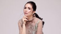 Bukan untuk Geisha! Momo Klarifikasi Karma dan Ungkap Proses Lagu 'Jika Cinta Dia' Bukan Untuk Geisha! Momo Klarifikasi Karma Dan Ungkap Proses Lagu ‘jika Cinta Dia’