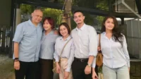Kompak Pakai Dress Code Keluarga, Prilly Latuconsina Bikin Netizen Ramai Sebut Calon Istri Omara Kompak Pakai Dress Code Keluarga, Prilly Latuconsina Bikin Netizen Ramai Sebut Calon Istri Omara