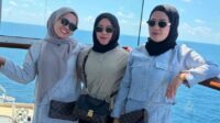 Liburan di Disney Cruise, Pengasuh Anak Nagita Slavina Kompak Pakai Tas LV Liburan Di Disney Cruise, Pengasuh Anak Nagita Slavina Kompak Pakai Tas Lv