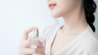 Semprot Parfum ke Leher Bisa Berbahaya. Ini Fakta dari Dokter Kulit Semprot Parfum Ke Leher Bisa Berbahaya