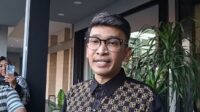 Ruben Onsu Sebut Masalah Bisa Cepat Selesai jika Sarwendah Minta Maaf dan Berkomunikasi Baik Ruben Onsu Sebut Masalah Bisa Cepat Selesai Jika Sarwendah Minta Maaf Dan Berkomunikasi Baik